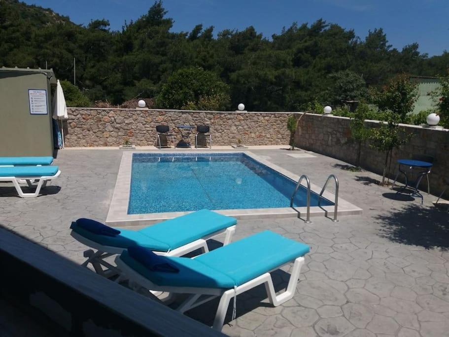 Greek Style Ground Floor Apartment & Pool Ialysós Eksteriør bilde