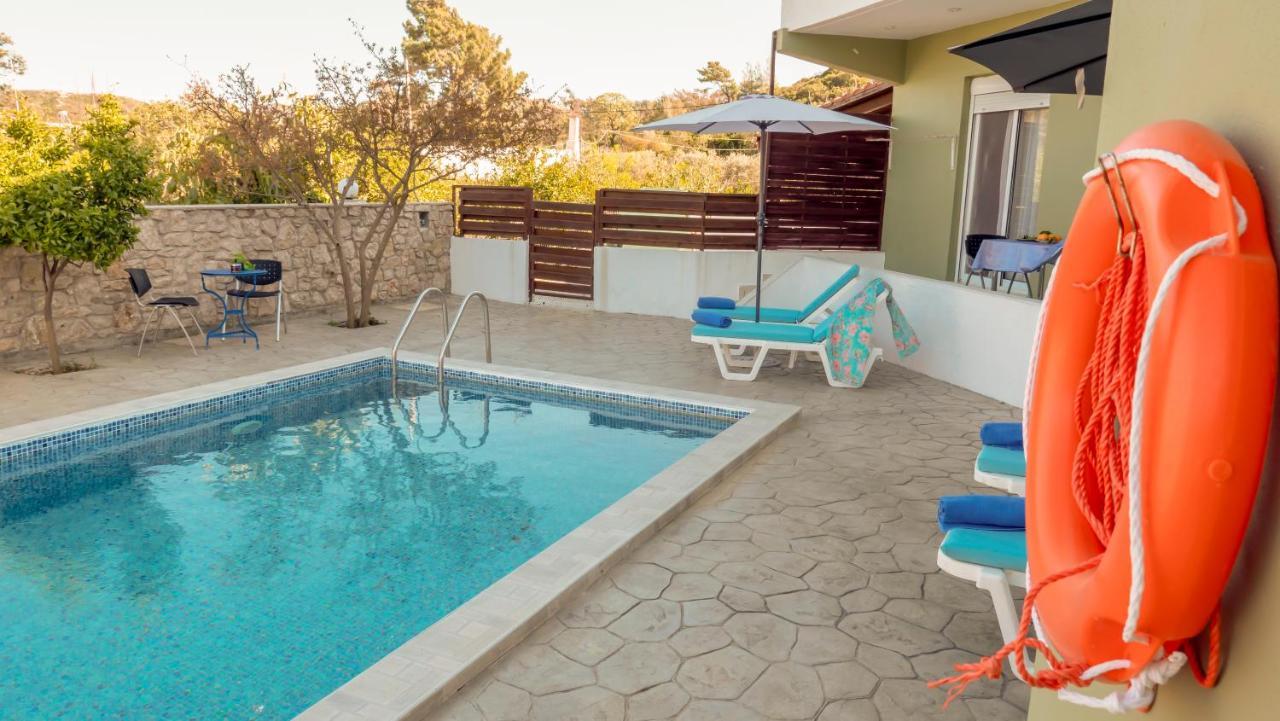 Greek Style Ground Floor Apartment & Pool Ialysós Eksteriør bilde