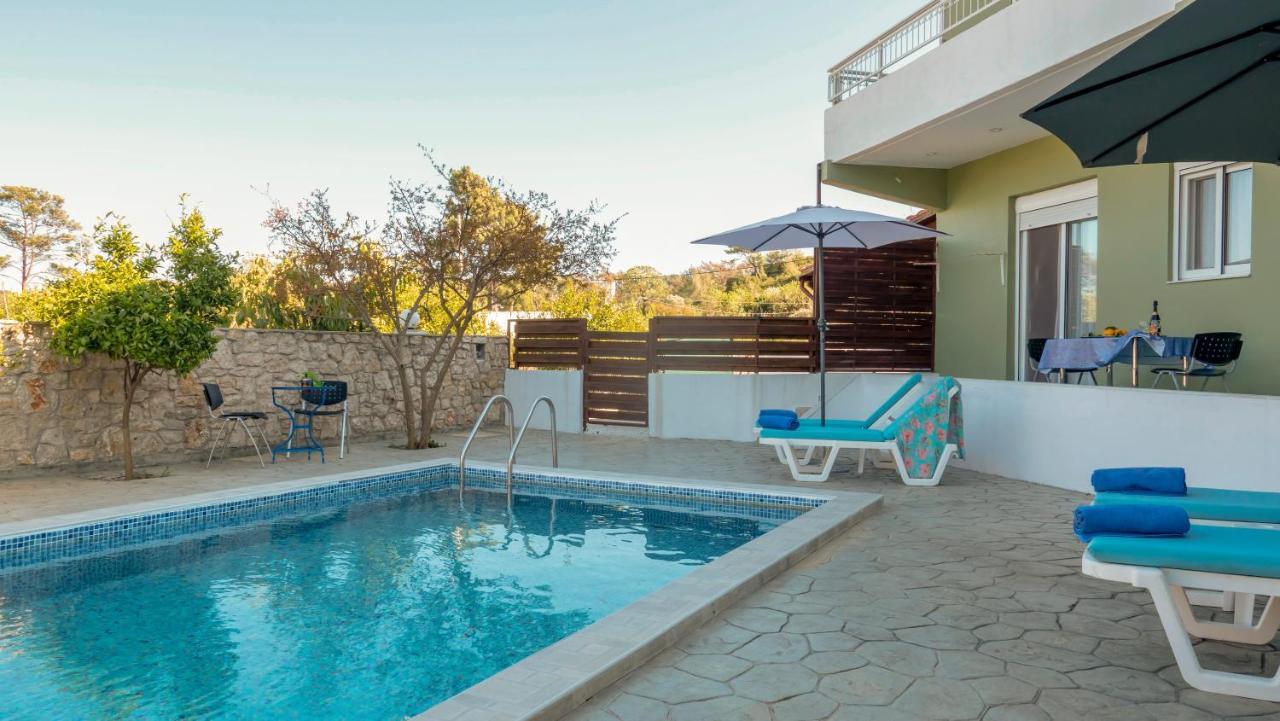 Greek Style Ground Floor Apartment & Pool Ialysós Eksteriør bilde